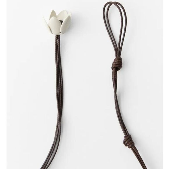 New ZARA Casscading Flowers Ecru Cord Necklace - Picture 5 of 15